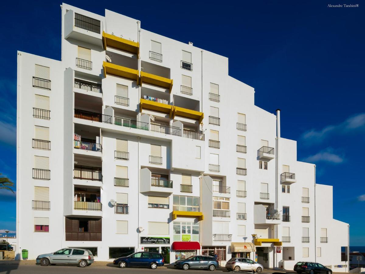 A12 - Praia Da Luz Center Apartment Exterior photo